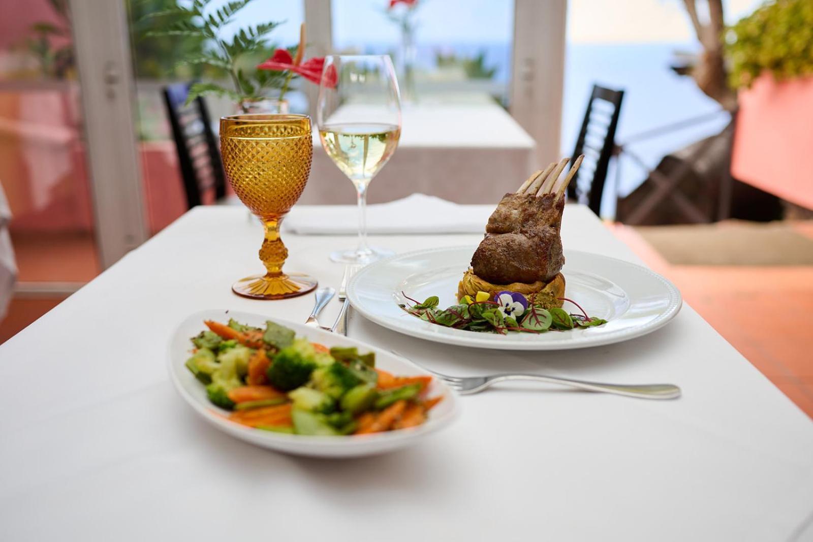 Inn & Art Madeira Canico  Bagian luar foto