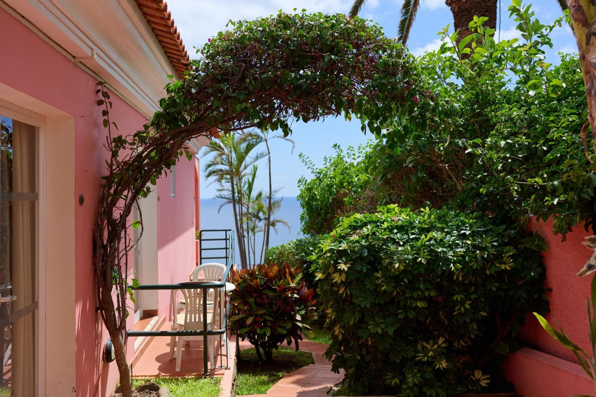 Inn & Art Madeira Canico  Bagian luar foto