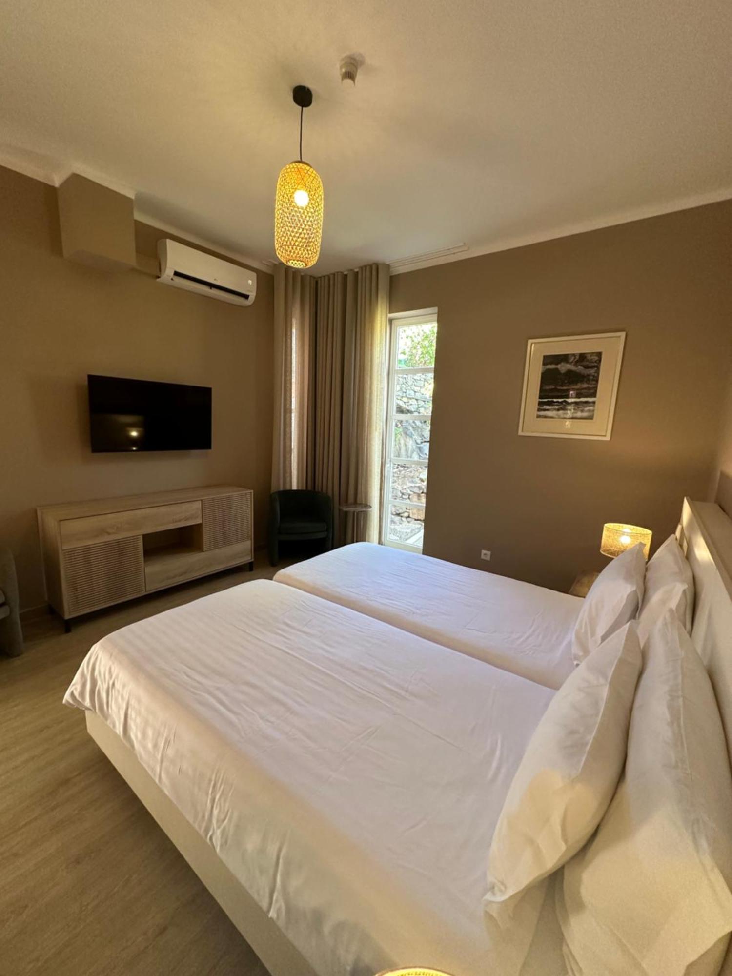 Inn & Art Madeira Canico  Bagian luar foto